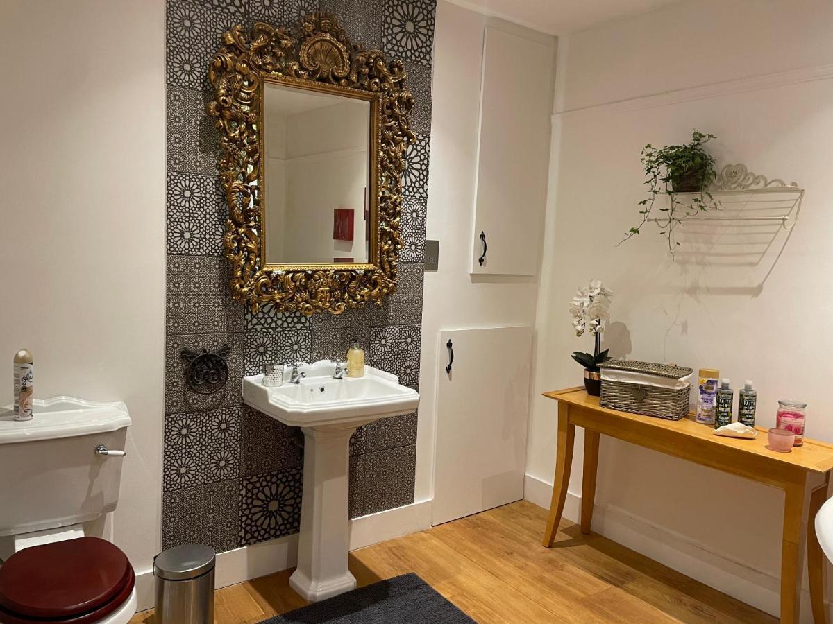 Traditional English 4 Bedroom Home In Greenwich Plumstead  Buitenkant foto